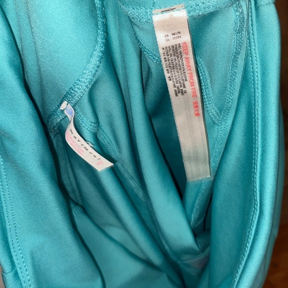 FREE PEOPLE MOVEMENT TEAL YOGA LEGGINGS STRETCH COMPRESSION 3/4 LENGTH SZ MEDIUM - Picture 8 of 11